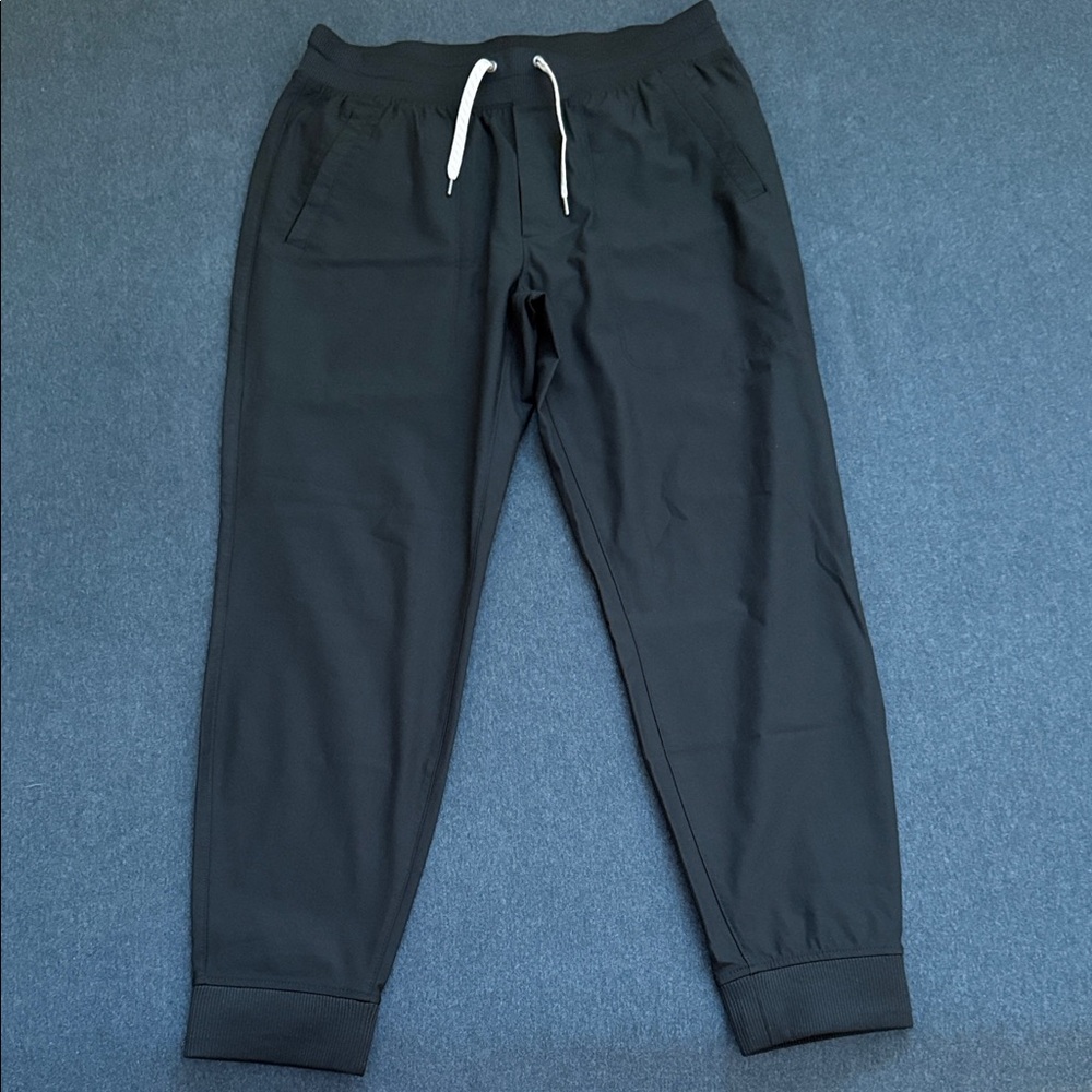 Vuori Men's Charcoal Joggers